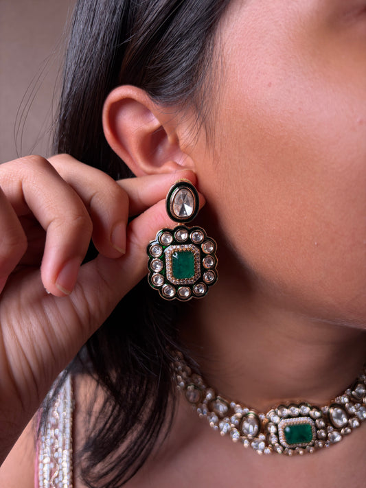 Emerald Kundan Hasli Pattern Choker