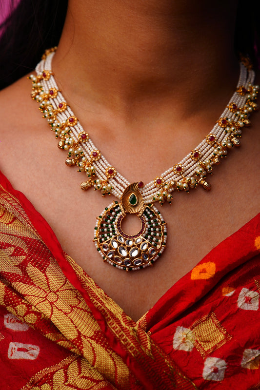 Heritage Necklace with pearl strings