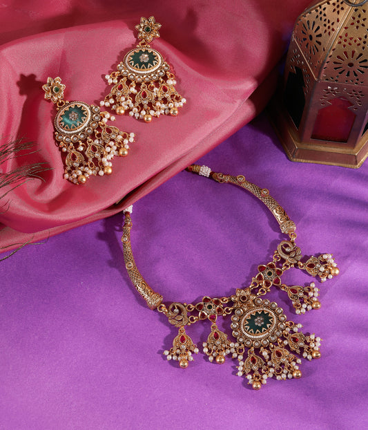 Traditional Kundan Pendant Necklace Set