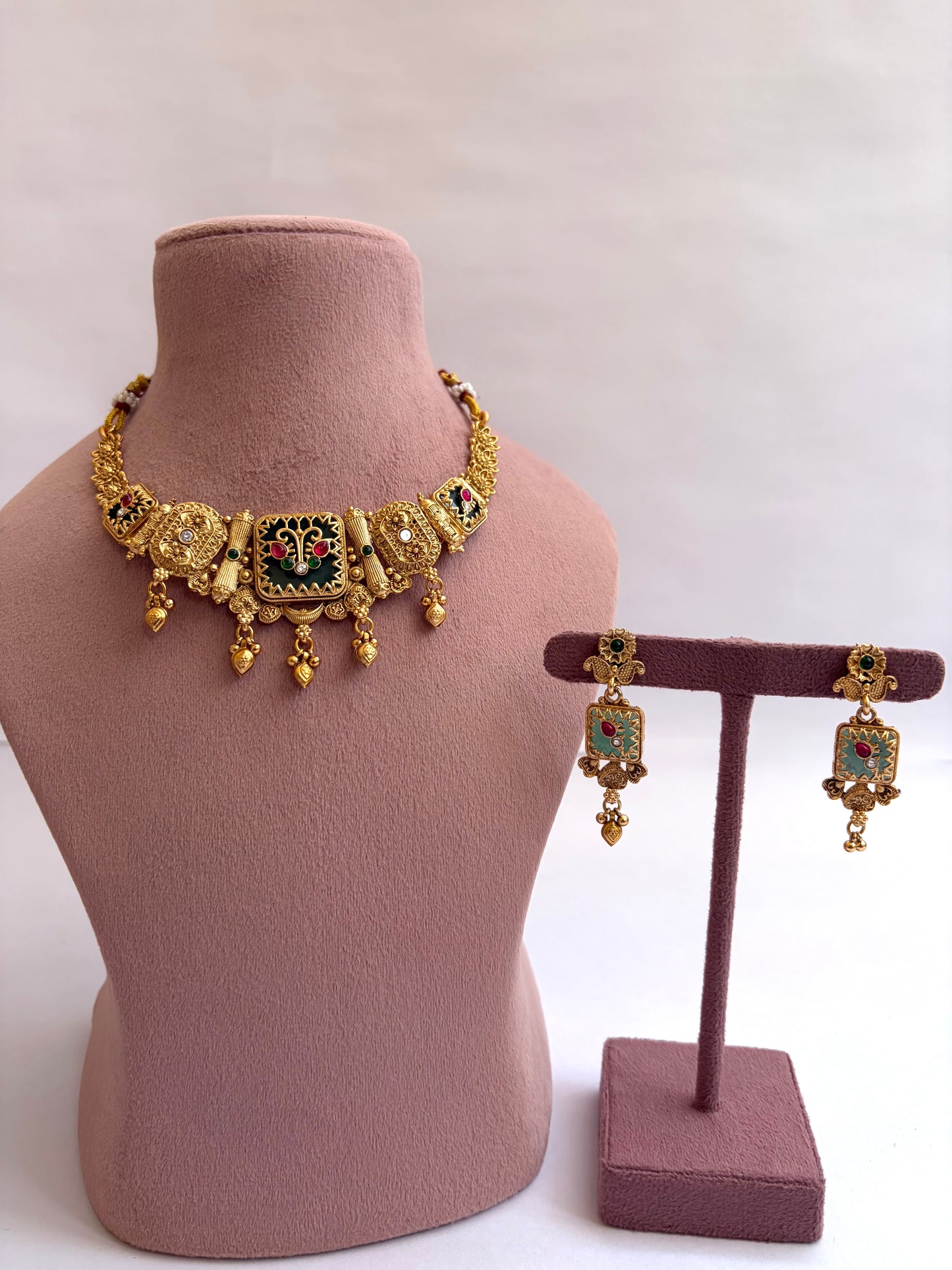 Minimal Heritage Hasli Collar Necklace