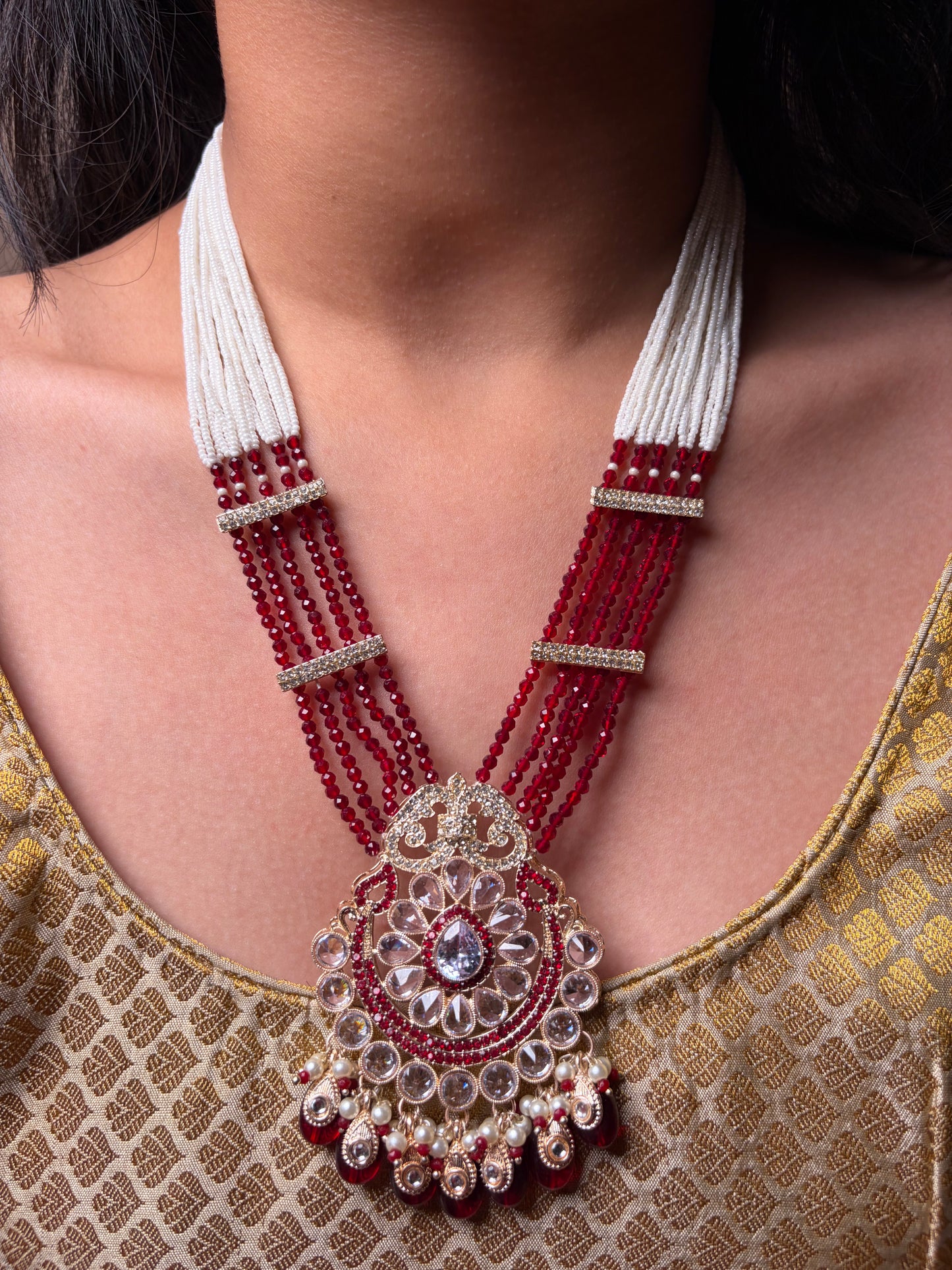 Meharoon Crystal Pearl Mala Set