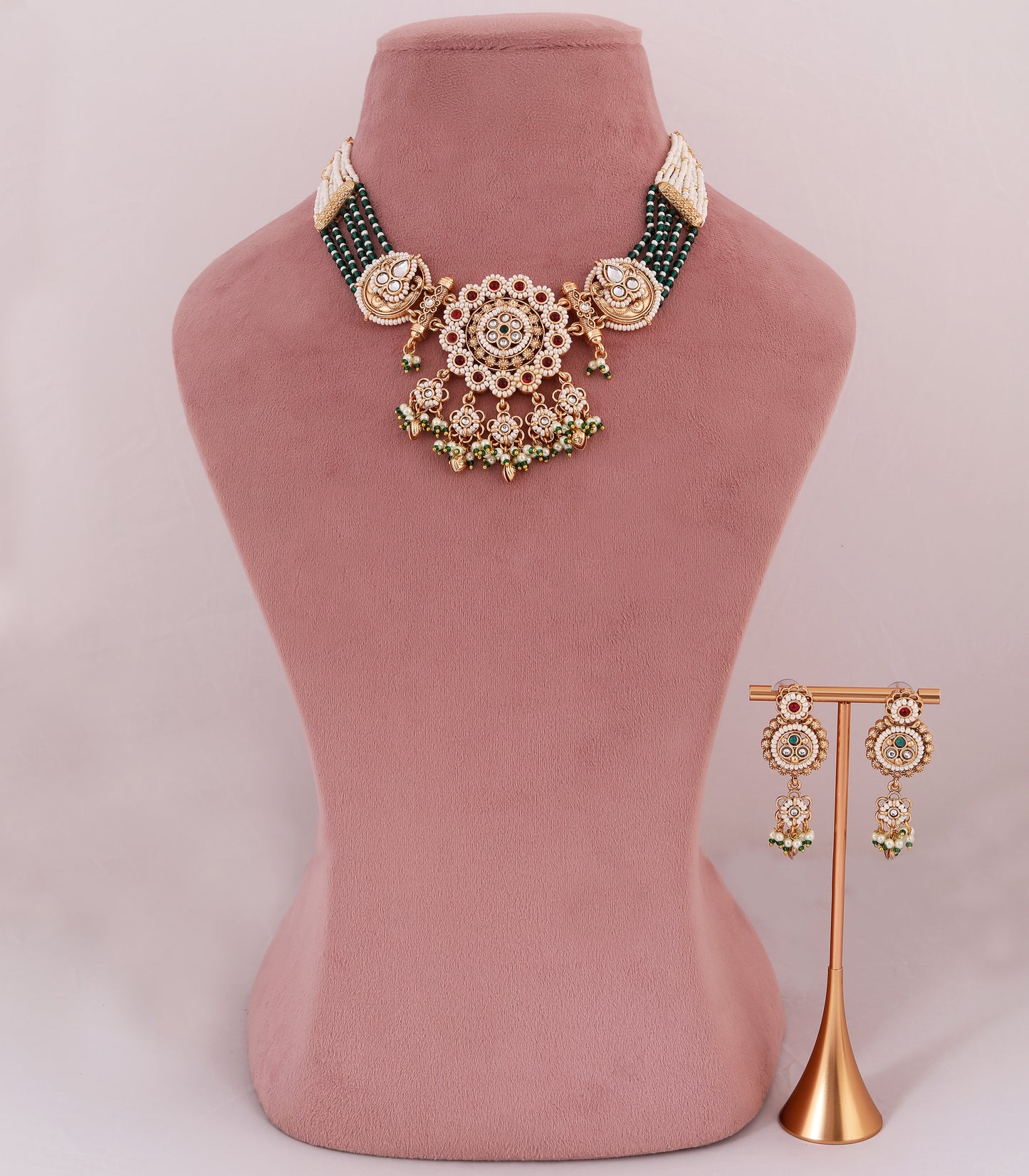 Traditional Kundan Pendant Necklace Set