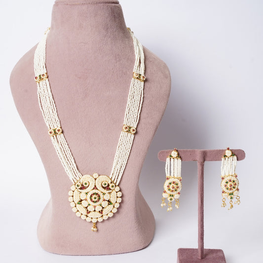 Vintage Pearl Kundan Pendant Set