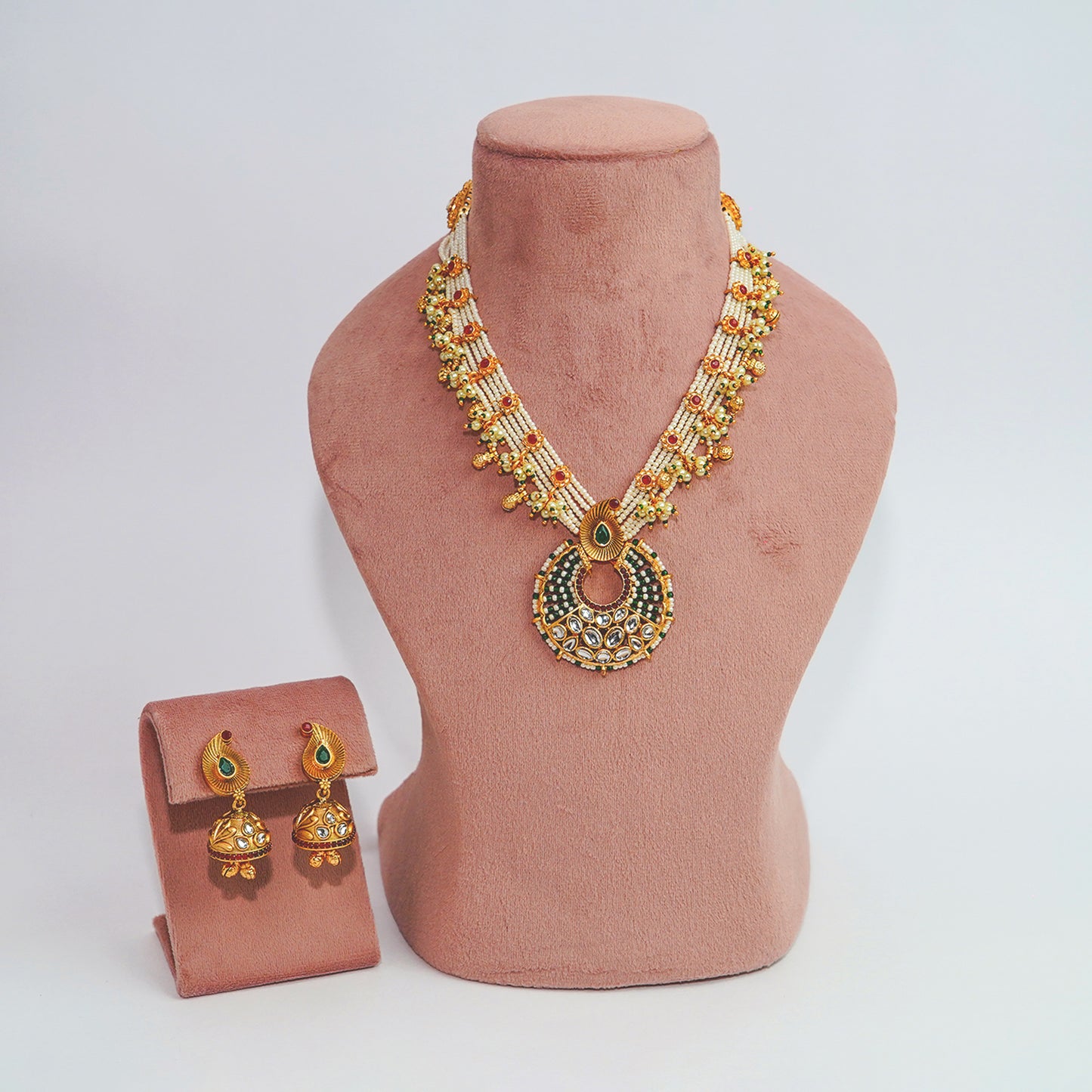 Heritage Necklace with pearl strings