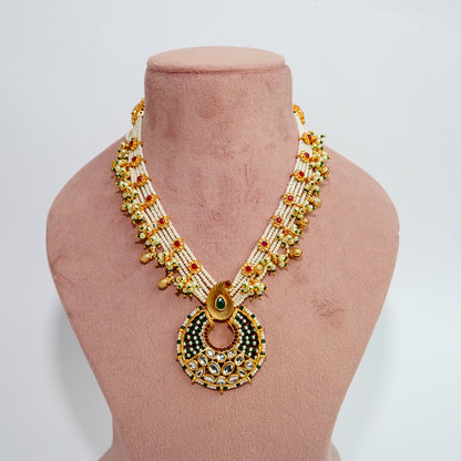 Heritage Necklace with pearl strings