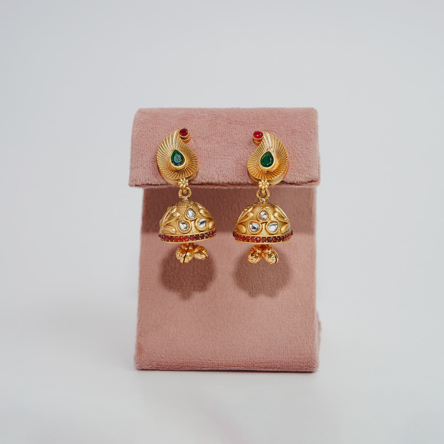 Heritage Necklace with pearl strings