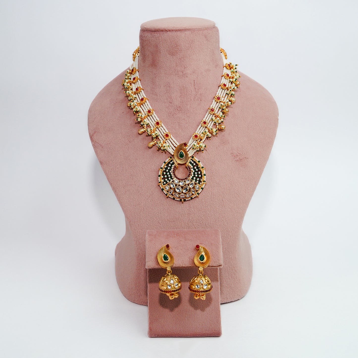 Heritage Necklace with pearl strings