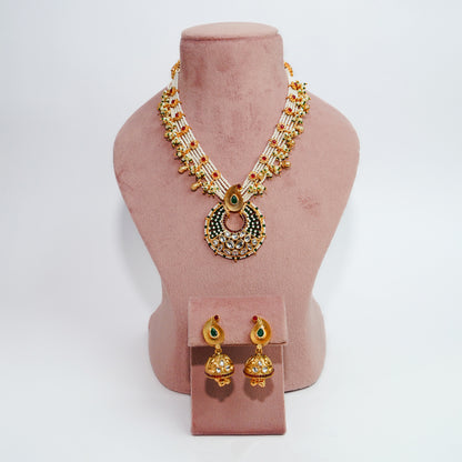 Heritage Necklace with pearl strings