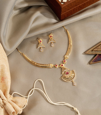Minimal Hasli Gold Pendant Necklace