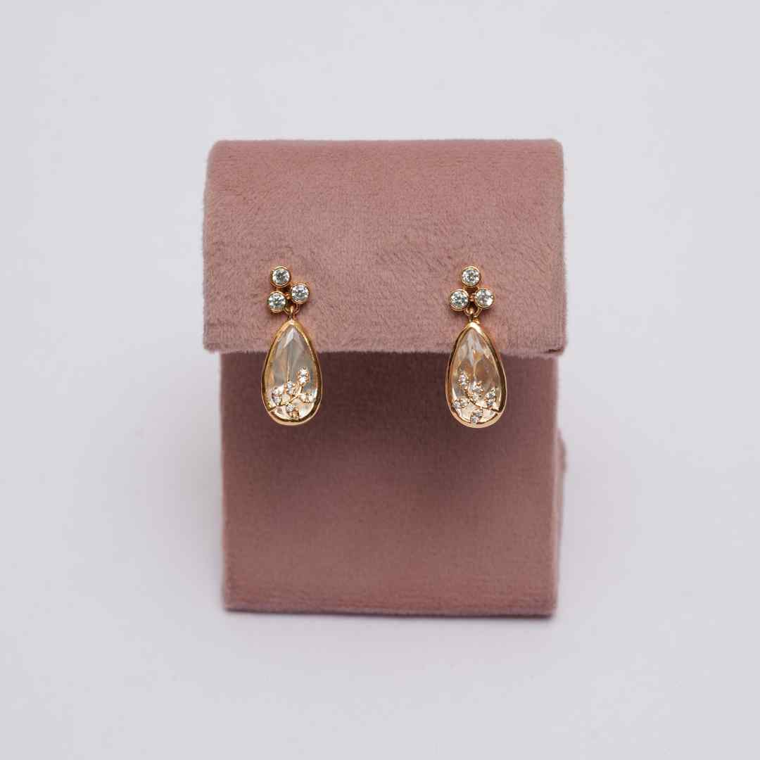 Moissanite Droplet Foil Kundan Cocktail Necklace