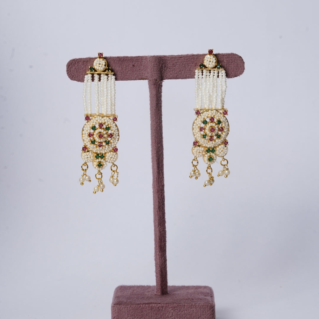 Vintage Pearl Kundan Pendant Set