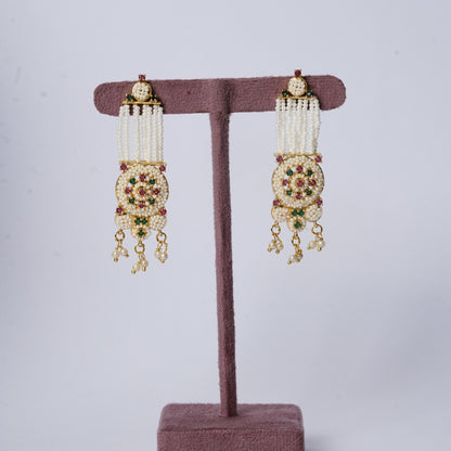 Vintage Pearl Kundan Pendant Set