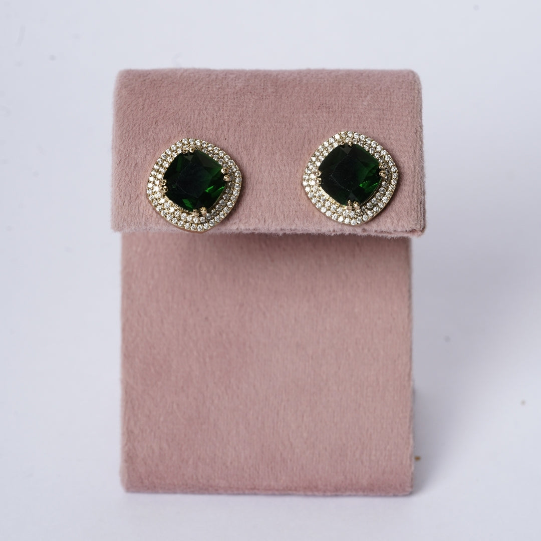 Minimal Emerald Studded Hasli Set