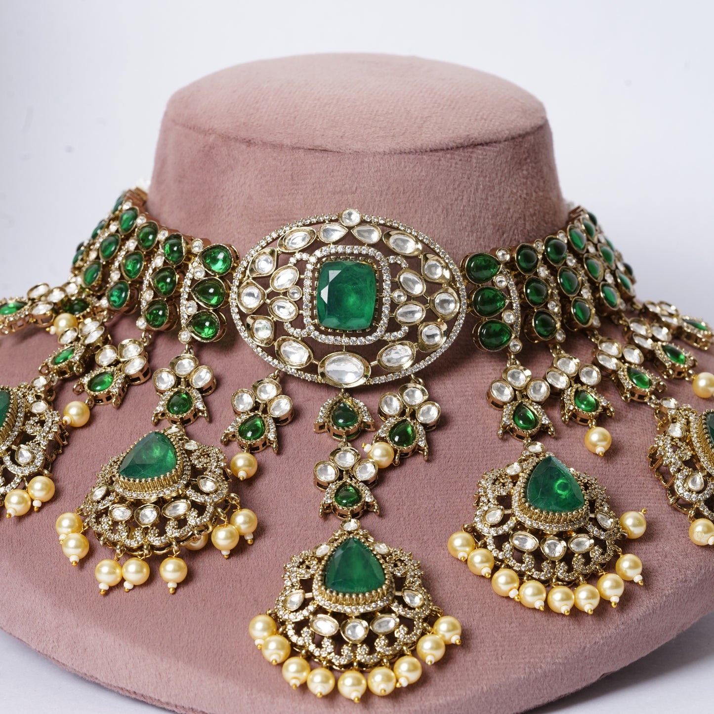 Grand Emerald Pearl Bridal Necklace Set