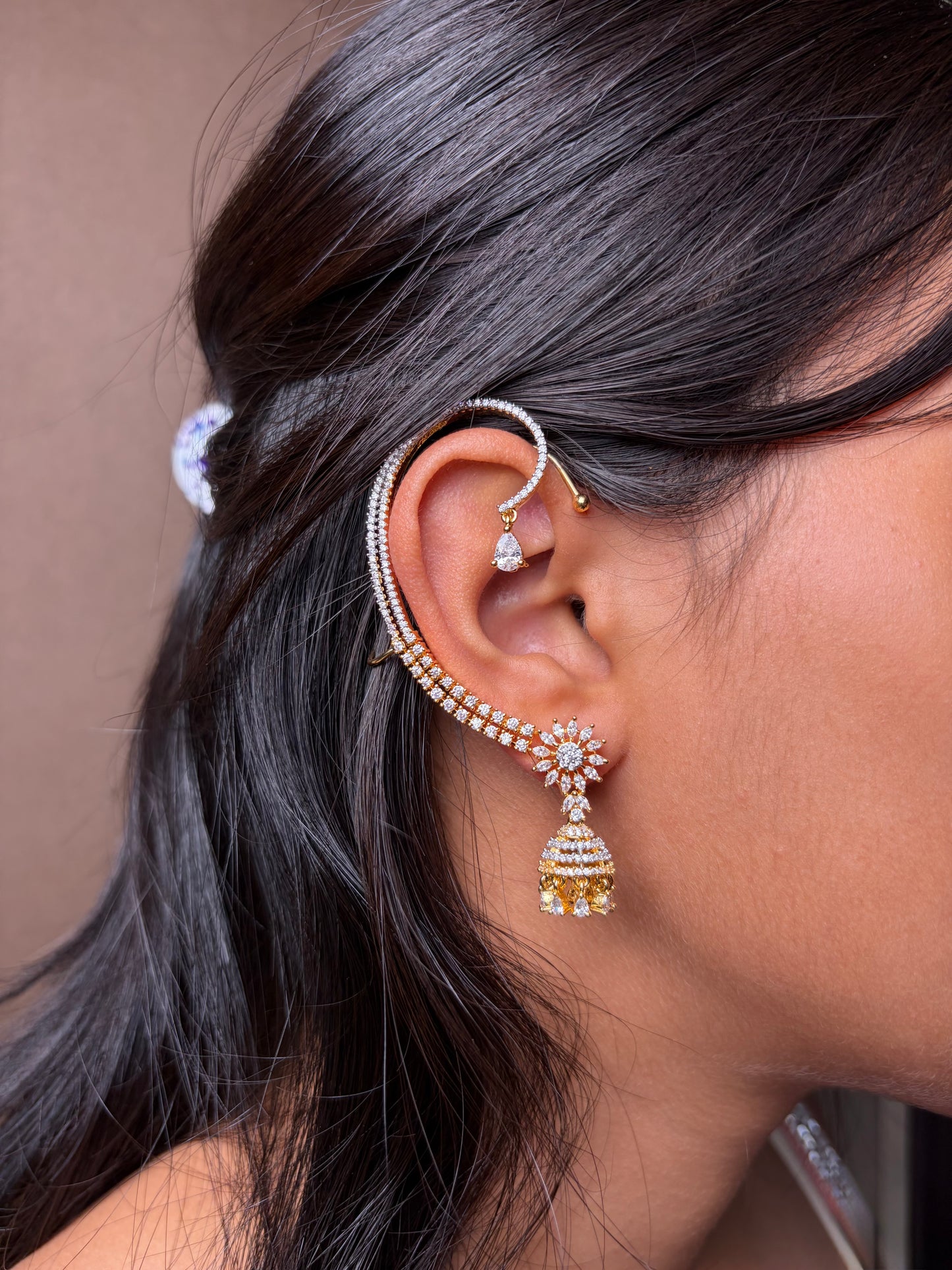 Minimal Diamond Jhumka Earcuff Earrings (Golden)