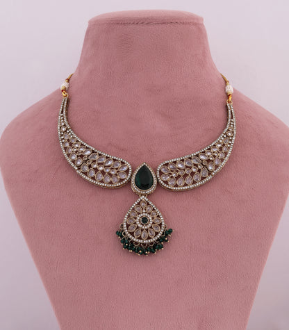 Kundan Green Pendant Necklace Set