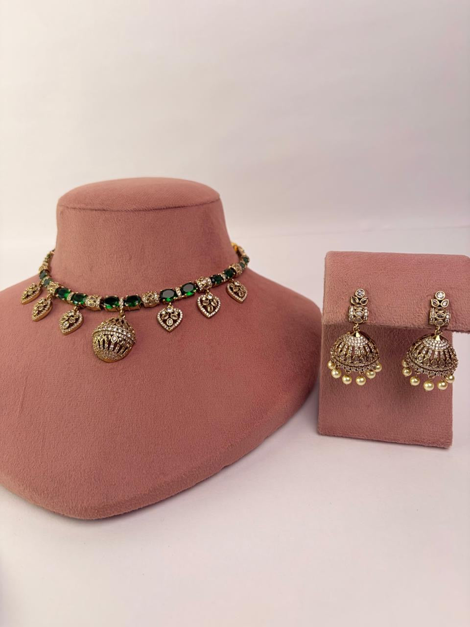 Green Stone Choker Necklace