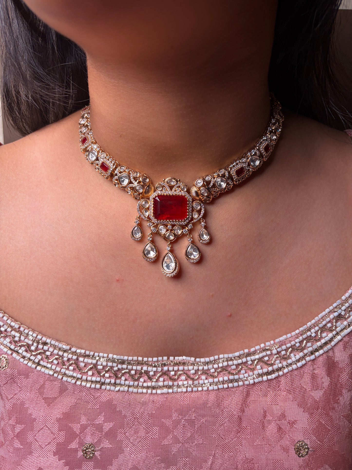 Hasli Style Necklace with Falling Design