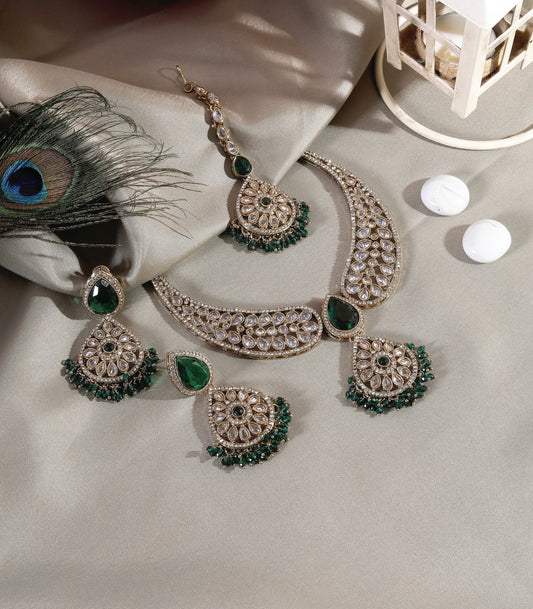 Kundan Green Pendant Necklace Set
