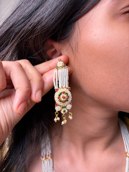 Vintage Pearl Kundan Pendant Set