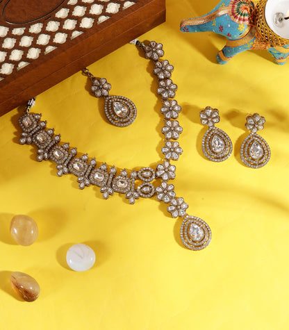 Kundan Drop Pendant Necklace