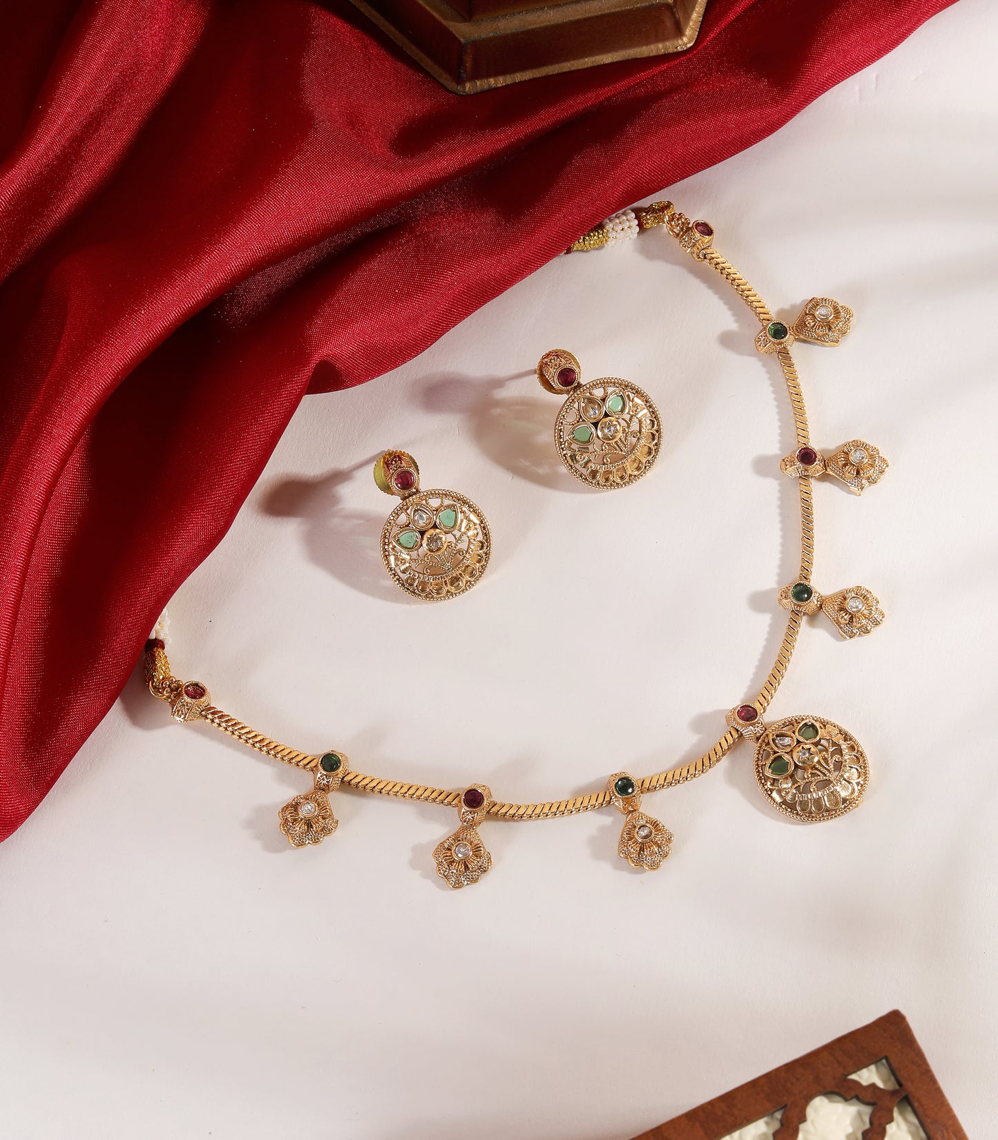 Heritage Charm Minimal Gold Necklace