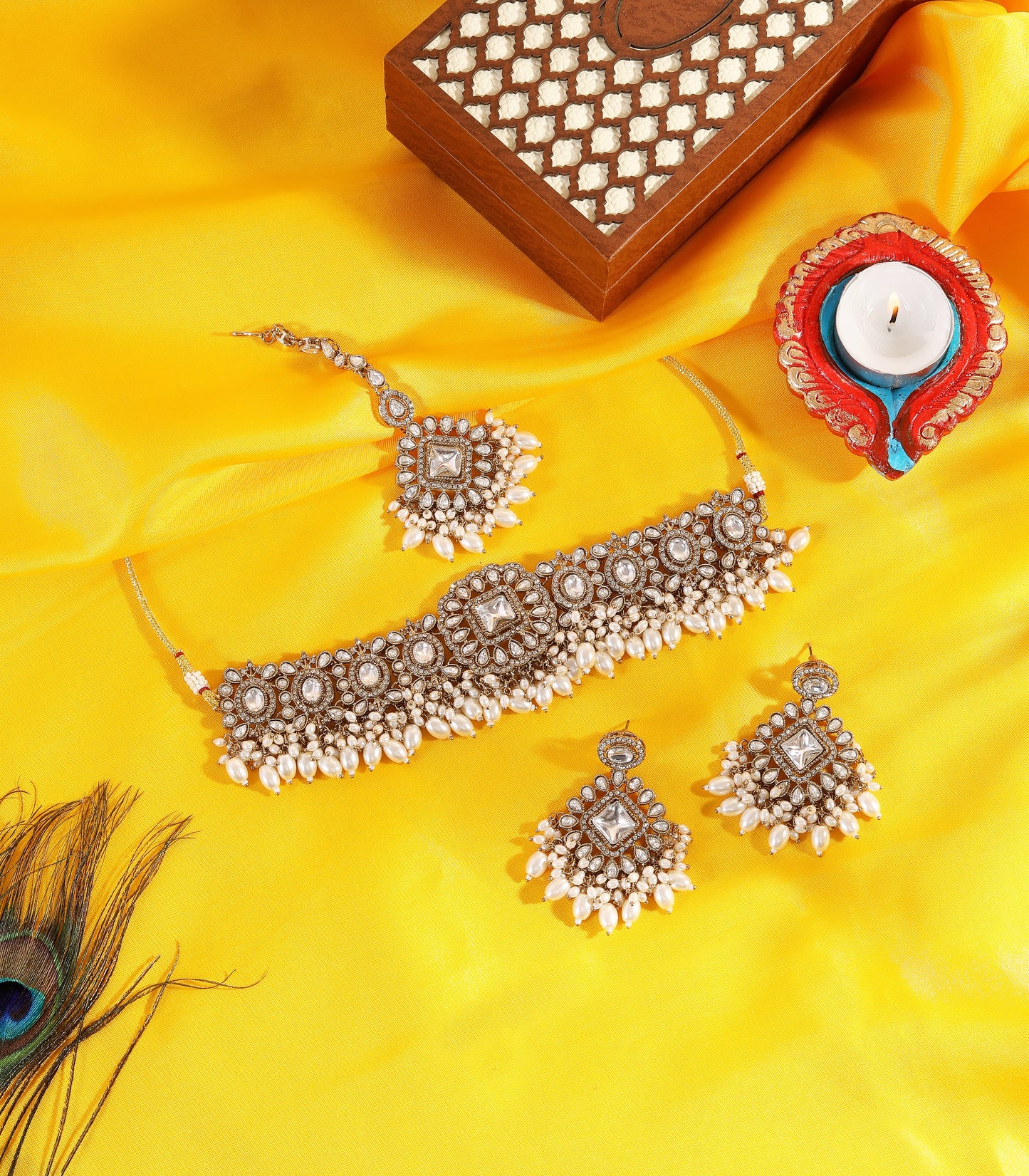 Antique Kundan Pearl Choker Necklace