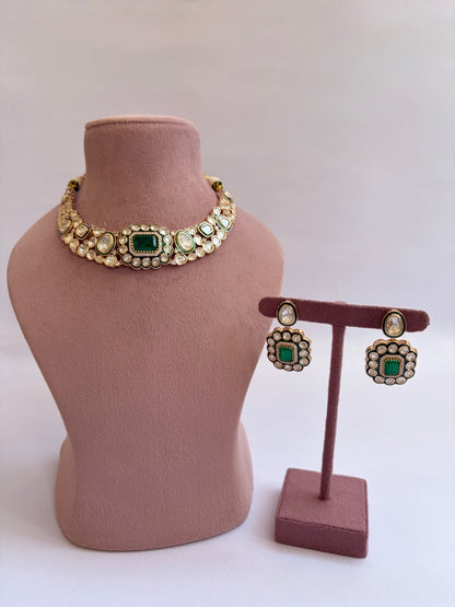 Emerald Kundan Hasli Pattern Choker