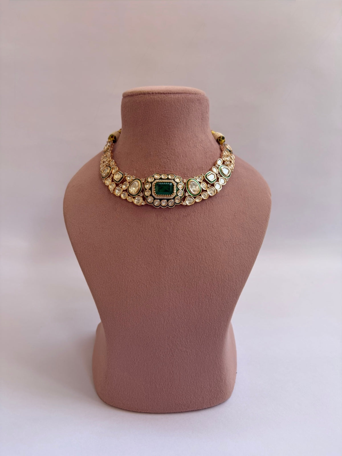 Emerald Kundan Hasli Pattern Choker