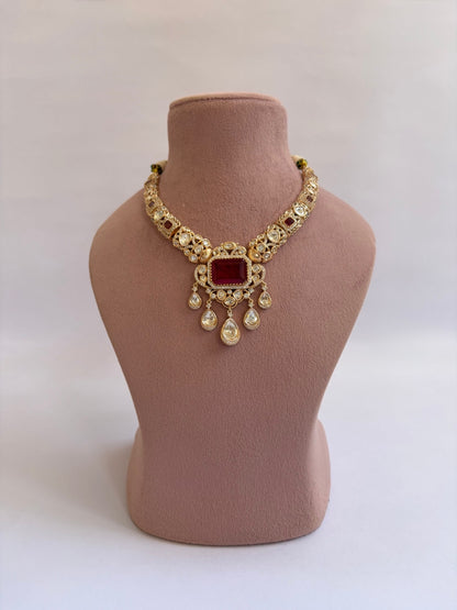 Hasli Style Necklace with Falling Design