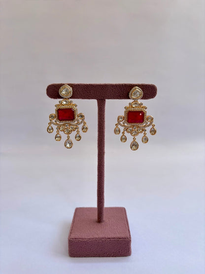 Hasli Style Necklace with Falling Design
