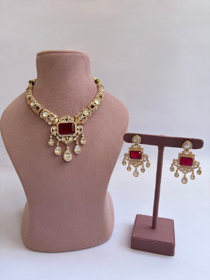 Hasli Style Necklace with Falling Design