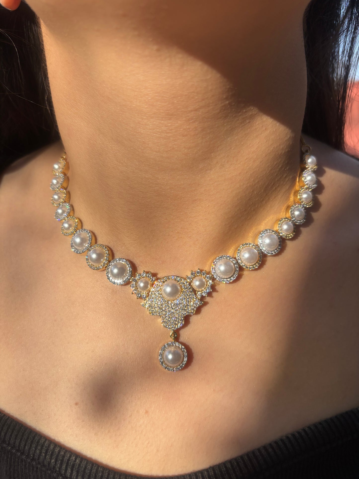 Two Tone Pearl Necklace
